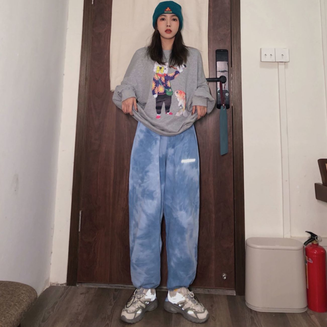 The difference between panties and sweatpants hoodie suppliers